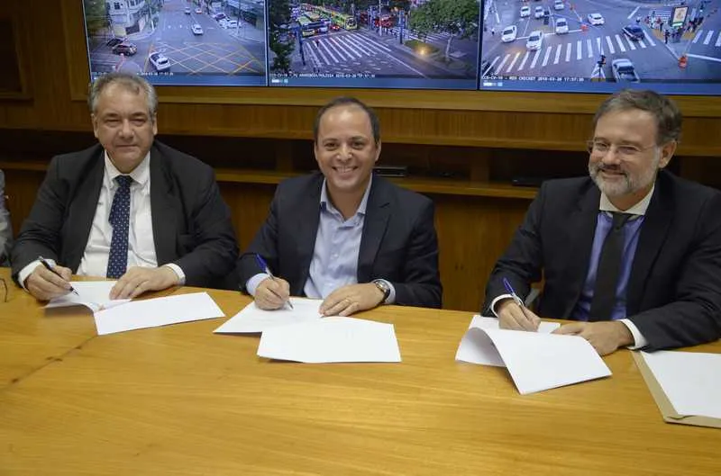 Imagem ilustrativa da imagem Prefeito de Niterói assina protocolo de intenções para ocupar sede da Justiça Federal
