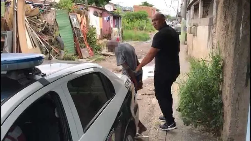 O acusado foi preso numa casa próximo a residência da vítima