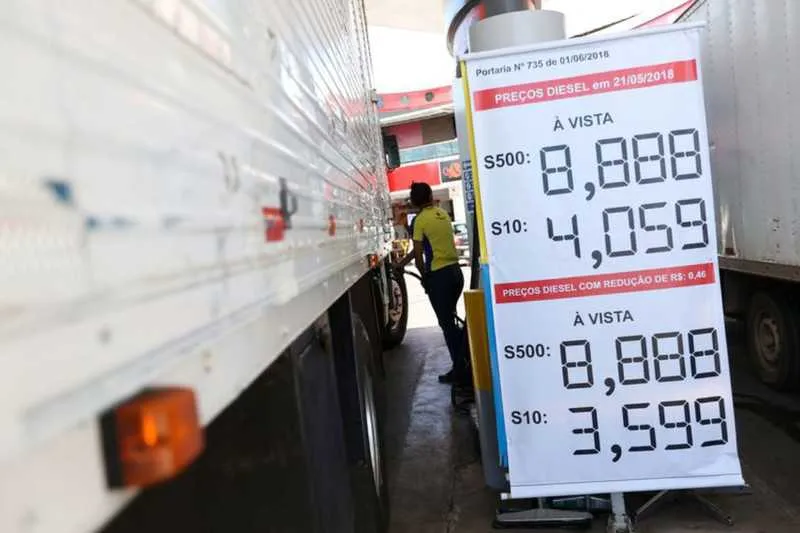 Desconto será de R$ 0,46 no preço do litro do óleo diesel