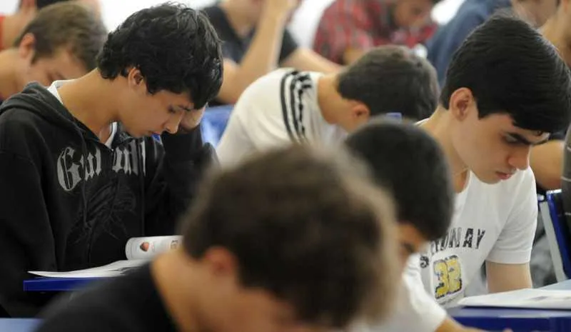  Estudantes devem fazer renovação da matrícula nos colégios