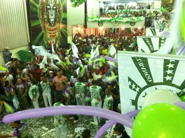 >> Ainda há vagas para os foliões que quiserem desfilar nas alas da comunidade da Cubango, pela Série A do Carnaval de 2018