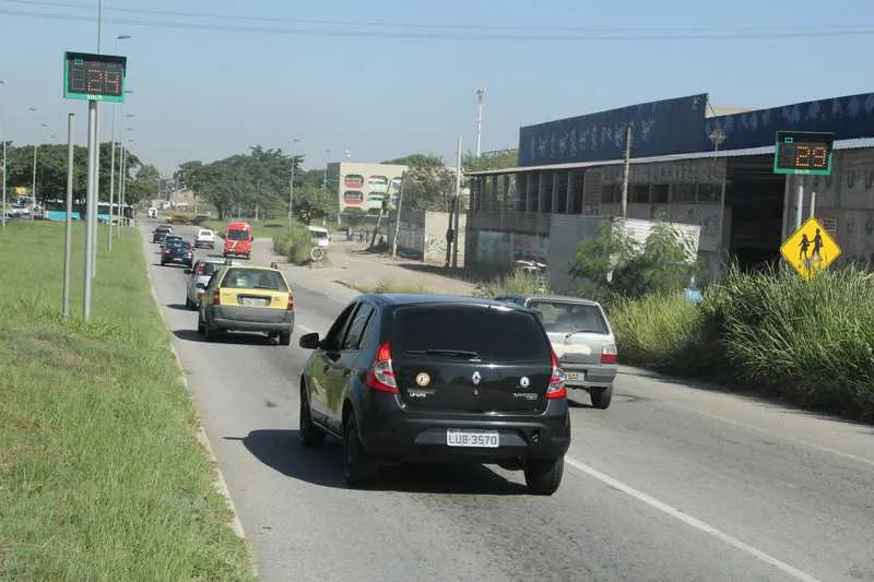 Na RJ-104, entre Niterói e São Gonçalo, são 6 aparelhos