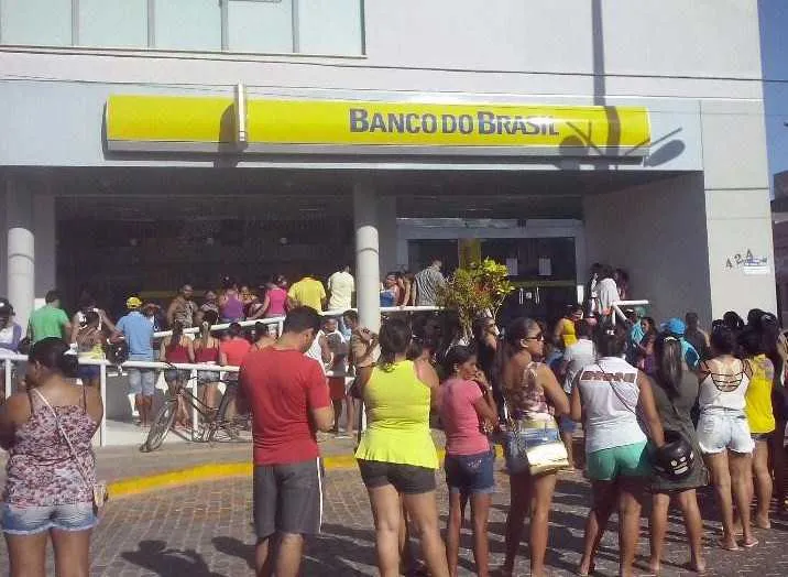 >> Os saques poderão ser feitos em agências da Caixa e do BB