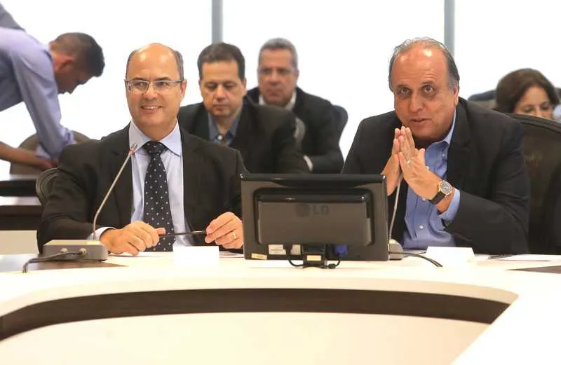 Representantes dos dois grupos políticos estiveram no encontro realizado no Rio de Janeiro