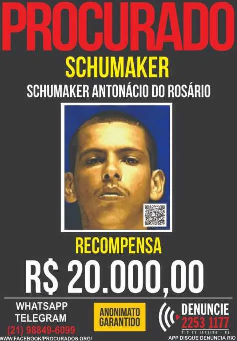 De acordo com populares, diversos bandidos armados com fuzis e pistolas foram às ruas do bairro