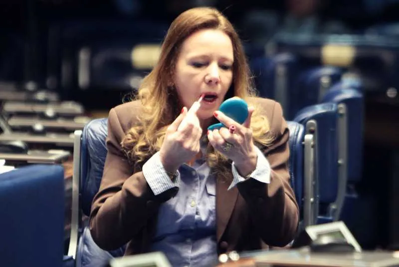 Senadora Vanessa Grazzition quer que o presidente do Senado coloque as propostas em pauta do Senado