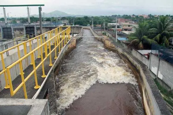 >> Adutora se rompeu no Sistema Imunana-Laranjal