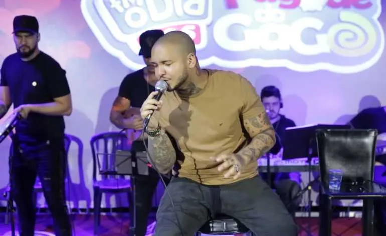  Primeiro show de Suel em carreira solo, na Ita Music, promete agitar a cidade com repertório variado do artista. Noite também terá apresentação de Rennan Penha