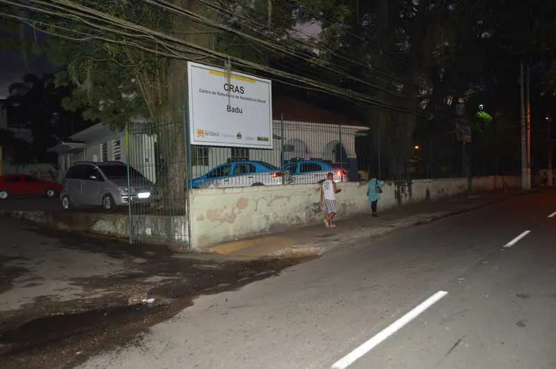 Imagem ilustrativa da imagem Criminosos tentam roubar taxista em frente à unidade da PM