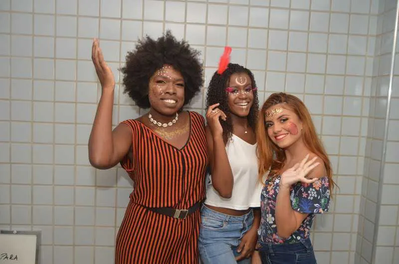 A maquiadora disse ainda que uma das partes mais importantes é a pré maquiagem