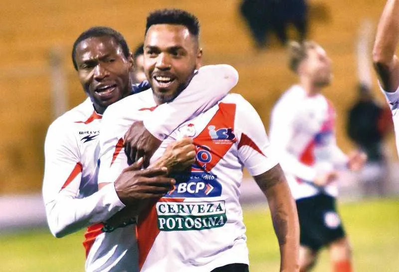 Imagem ilustrativa da imagem Gonçalense brilha no Nacional Potosí