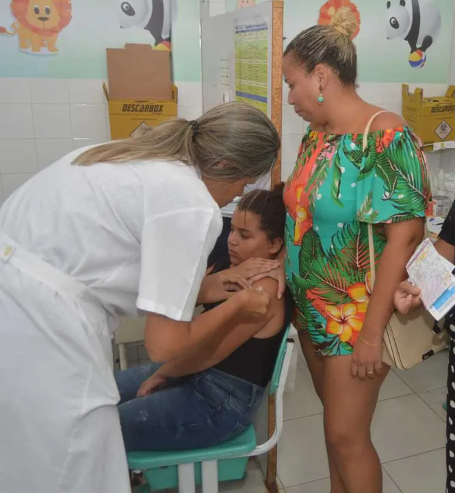  Ministério da Saúde tem como objetivo vacinar 80% de meninas e meninos, com idade até 14 anos