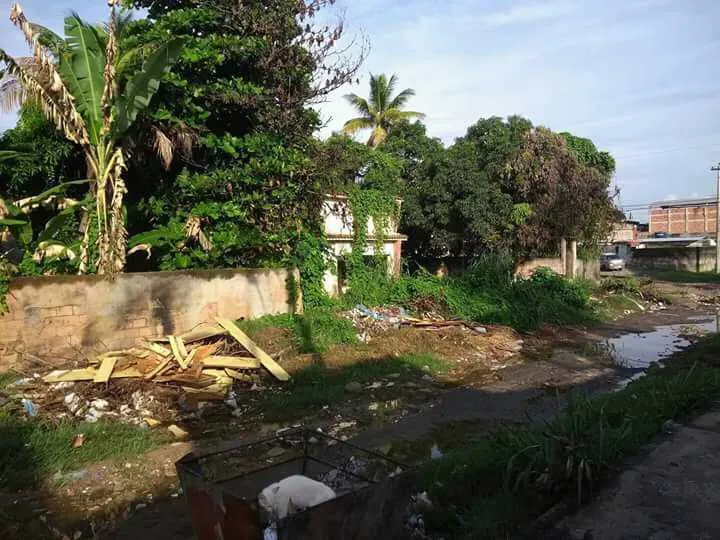 >>> Moradores reclamam de abandono