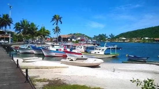 Imagem ilustrativa da imagem Corpo de menino é achado por pescadores em canal de Cabo Frio