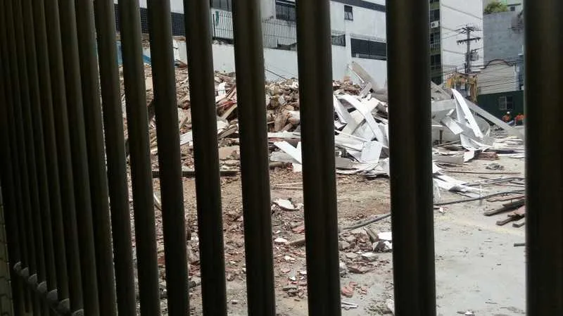 A vítima foi resgatada para o Hospital Estadual Azevedo Lima (Heal) mas não resistiu