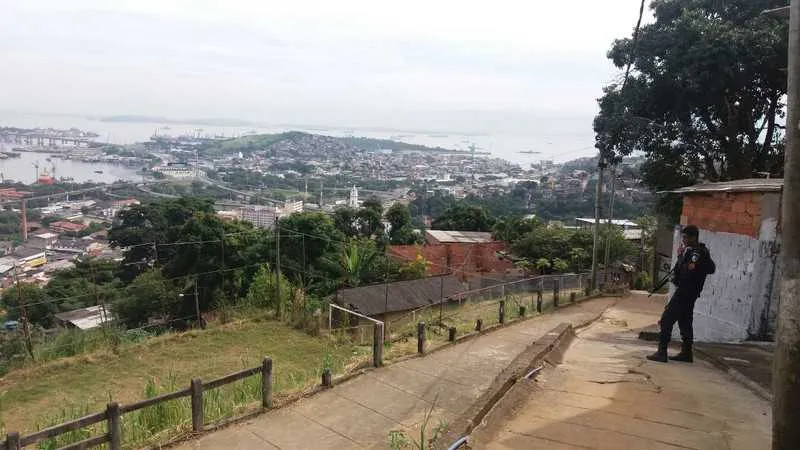 Policiais do 12ºBPM estiveram no Morro Boavista ontem