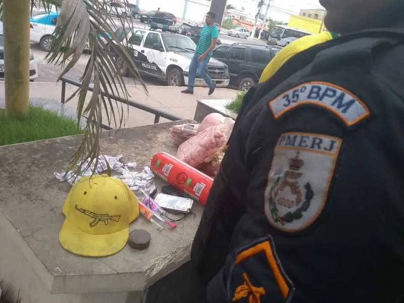 Imagem ilustrativa da imagem Um preso e outro baleado em ação contra o tráfico em Itaboraí