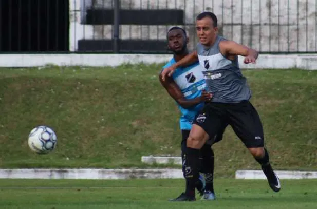 Imagem ilustrativa da imagem Atleta está habituado ao novo clube e acredita no potencial do time