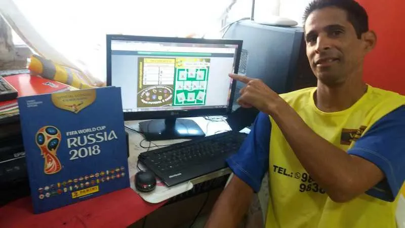 Erico Verissimo mora no J.Catarina e na Copa de 2014 lançou um álbum de times amadores locais