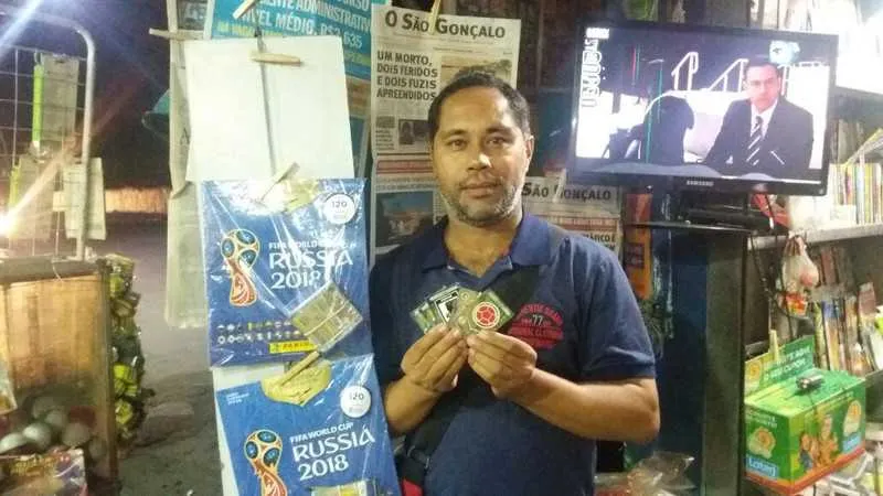 Aldecir precisa de apenas um cromo para finalizar sua coleção