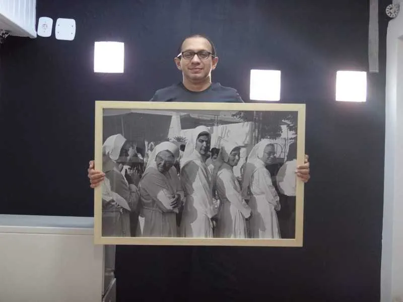 Professor fotografou confecção de tapetes na cidade em 1999