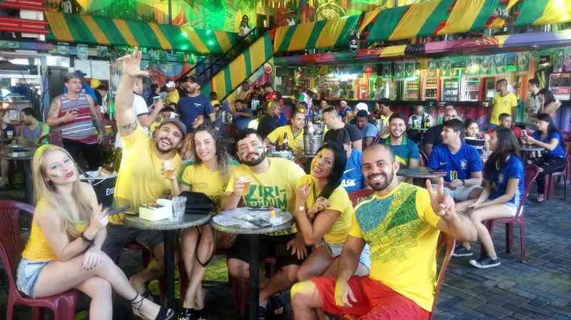 Neymar e Coutinho fizeram a alegria dos torcedores