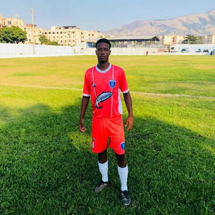  Gean recebe incentivo do seu pai, Gelson Firmino