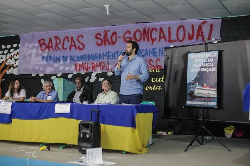 Movimentos sociais e políticos estiveram na primeira plenária popular realizada no Castello Branco