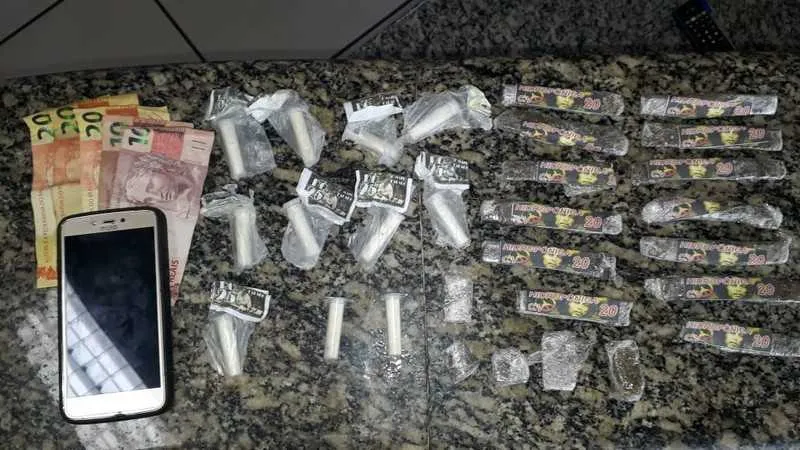 Jovem estava com maconha e cocaína