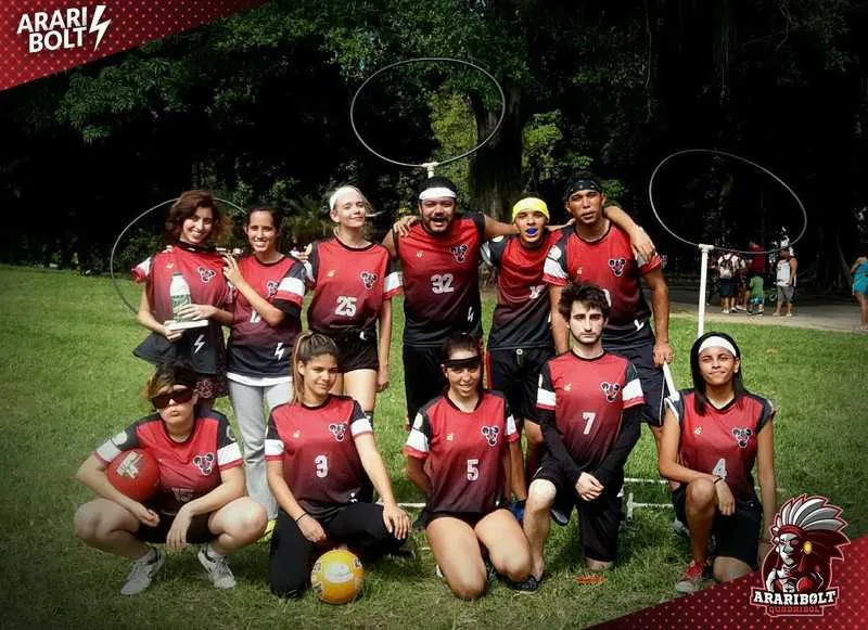 A modalidade é inclusiva e tem como regra ter atletas de gêneros diferentes jogando ao mesmo tempo