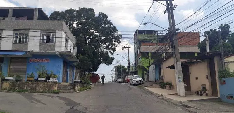 O caso aconteceu na Rua Anísio Teixeira, por volta das 19h30 de sábado 