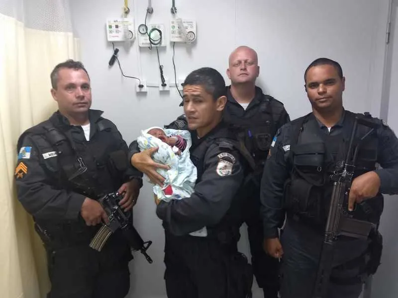 Criança foi deixada em uma pedreira