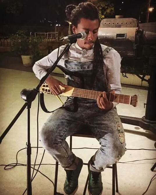 Famoso segue o gonçalense na rede social e elogiou a música autoral