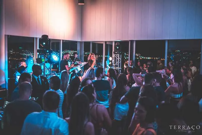 As apresentações começaram na sexta-feira e vão até o fim do mês 