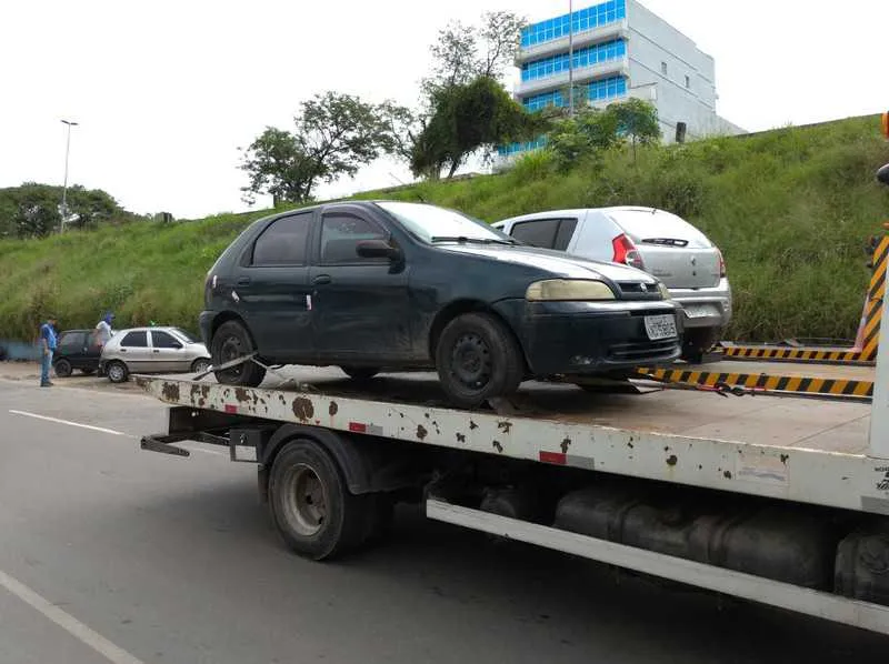 Todos os veículos foram multados