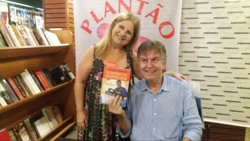 Maurício, que também é comentarista esportivo, lançou seu livro na Livraria Argumento, no Leblon