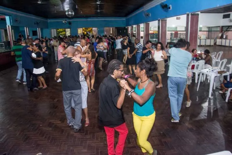 Baile no Mauá acontece no dia internacional do voluntário