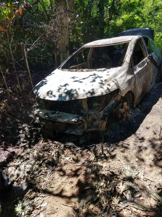 Corpo foi queimado dentro do carro