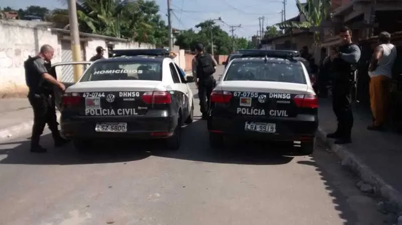 Duas pessoas morreram e uma terceira pessoa ficou ferida