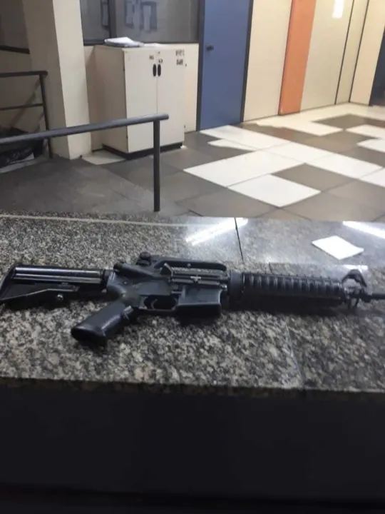 Arma estava dentro de uma mochila