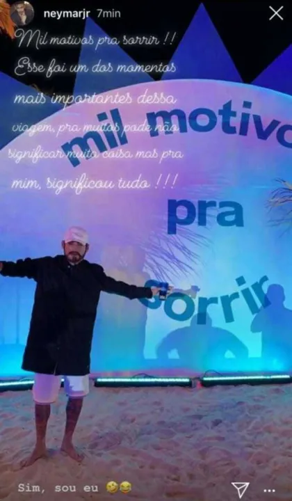  "Gente, esse cara pediu pra falar comigo numa festa, mas fiz a difícil, se arrependimento matasse..."., escreveu Neymar na legenda.
