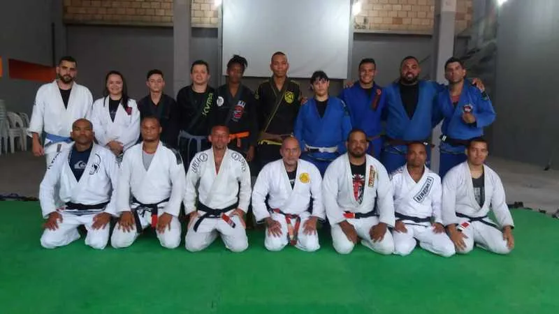  Lutadores e moradores do bairro visam desenvolver a cultura da arte marcial brasileira na região como atividade socioesportiva