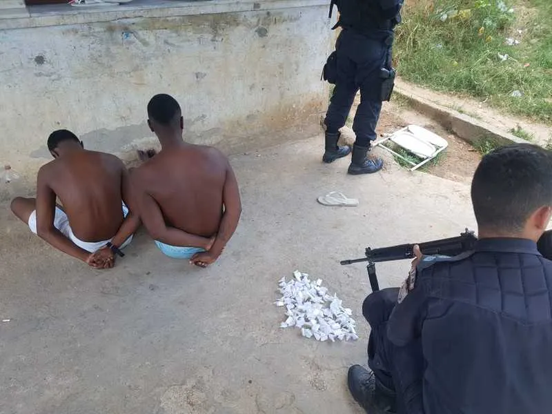 De acordo com PMs, eles foram checar denúncia de que criminosos estavam instalando barricadas