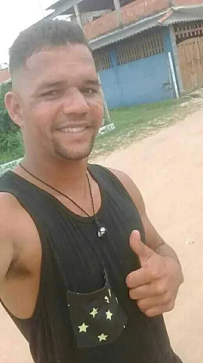Não há informações sobre suspeitos ou a motivação do crime