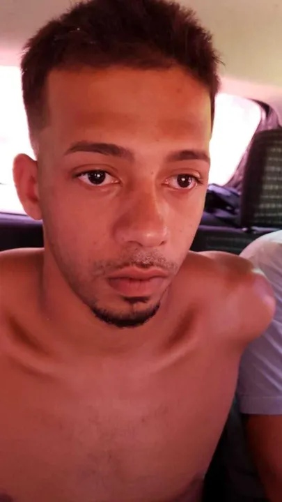 No celular dele, policiais encontraram fotos de ‘Malvadão’ ostentando um fuzil com luneta