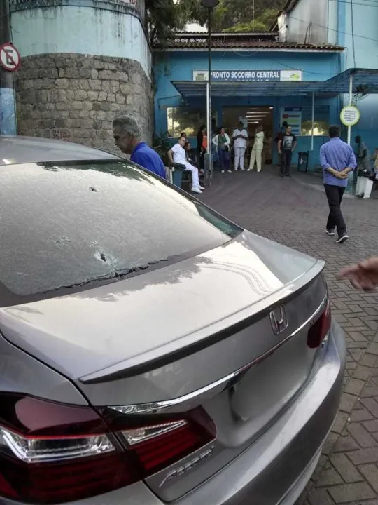 Vítima foi socorrida para o Pronto Socorro de São Gonçalo e transferido para o Hospital Estadual Alberto Torres, no Colubandê