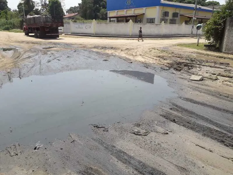 Em Marambaia, problema se arrasta há cerca de três meses