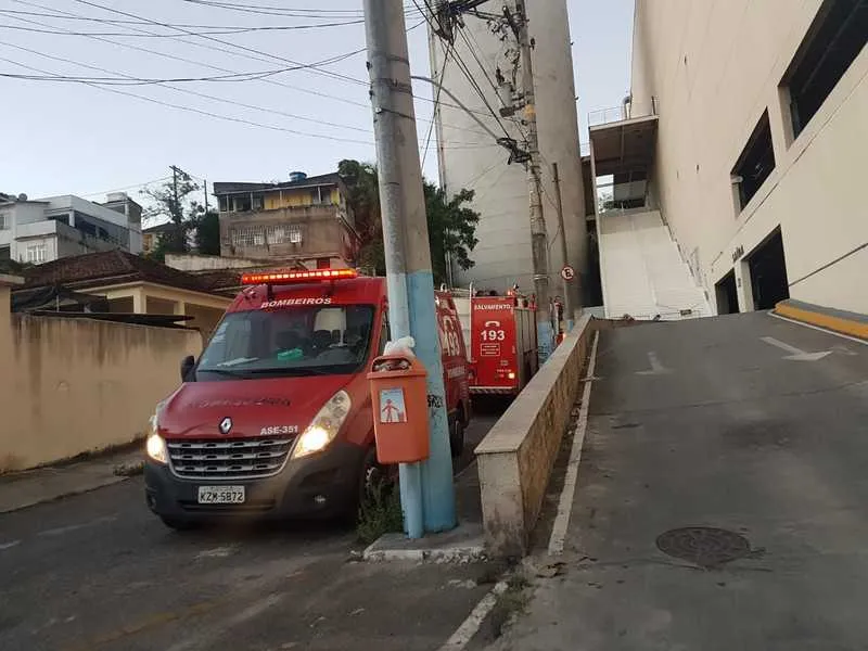 Empreendimento foi tomado por fumaça