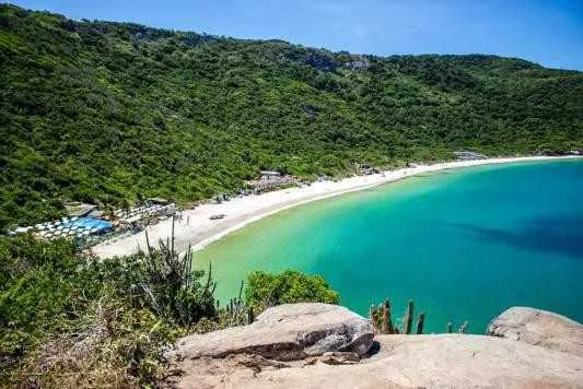 Praia do Forno é uma das preferidas dos turistas