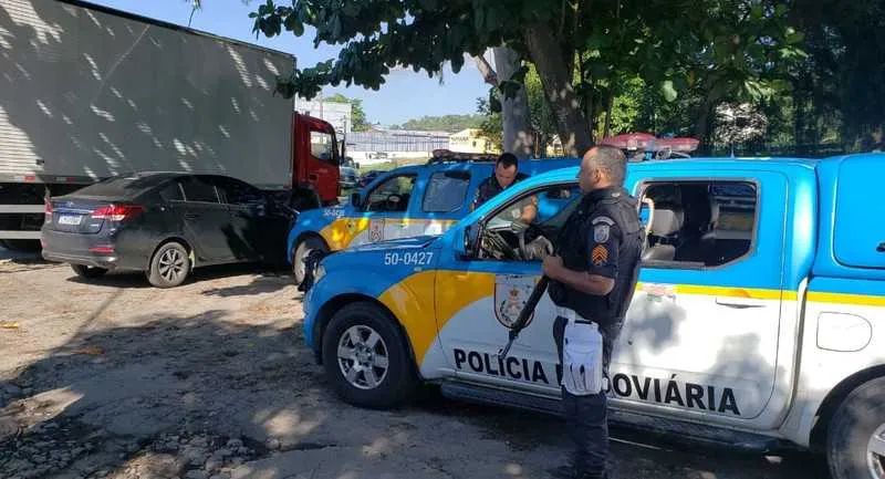 Bandidos fugiram ao perceber a presença da polícia